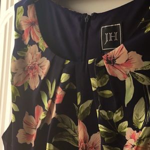 Women’s sleeveless flowery dress, JH Collectibles, size 14